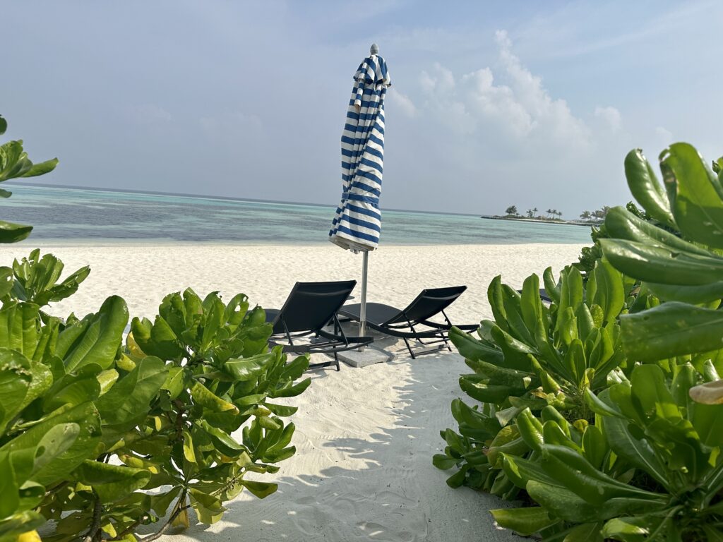 beach villa beach chairs