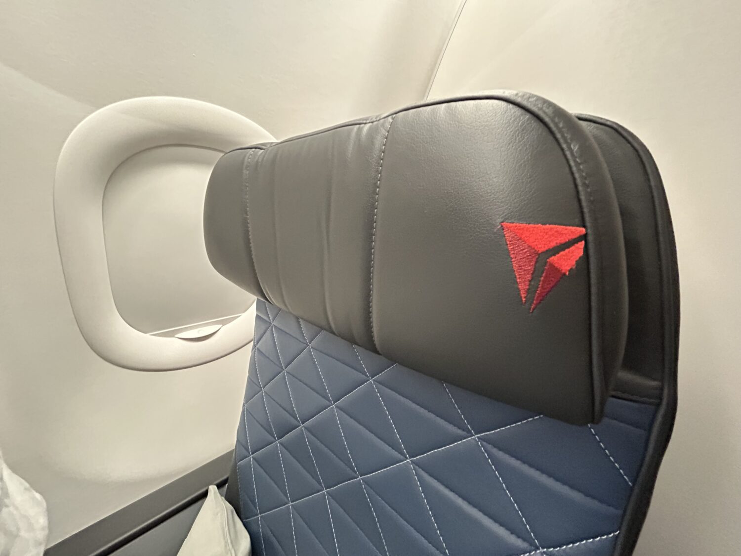 Delta Premium Select headrest and seat