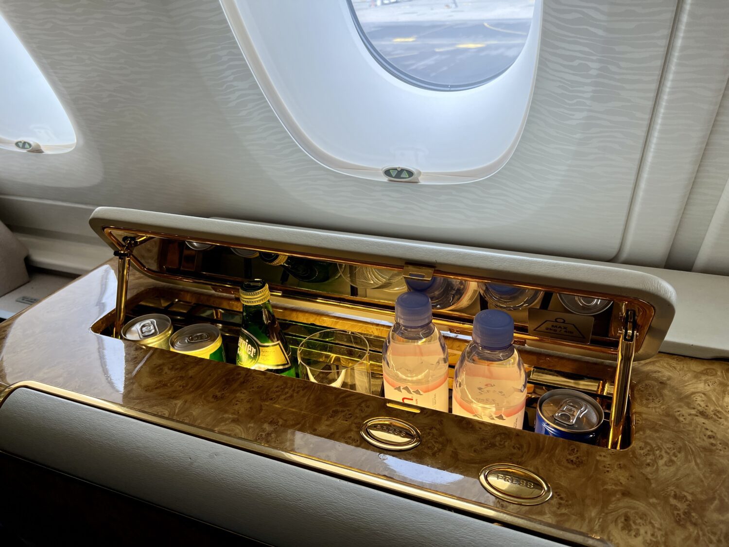 emirates first class minibar