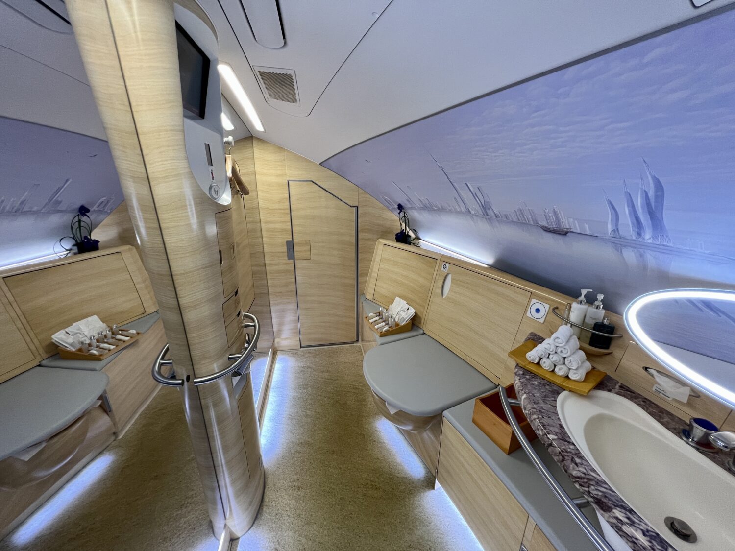 emirates first class bathrooms