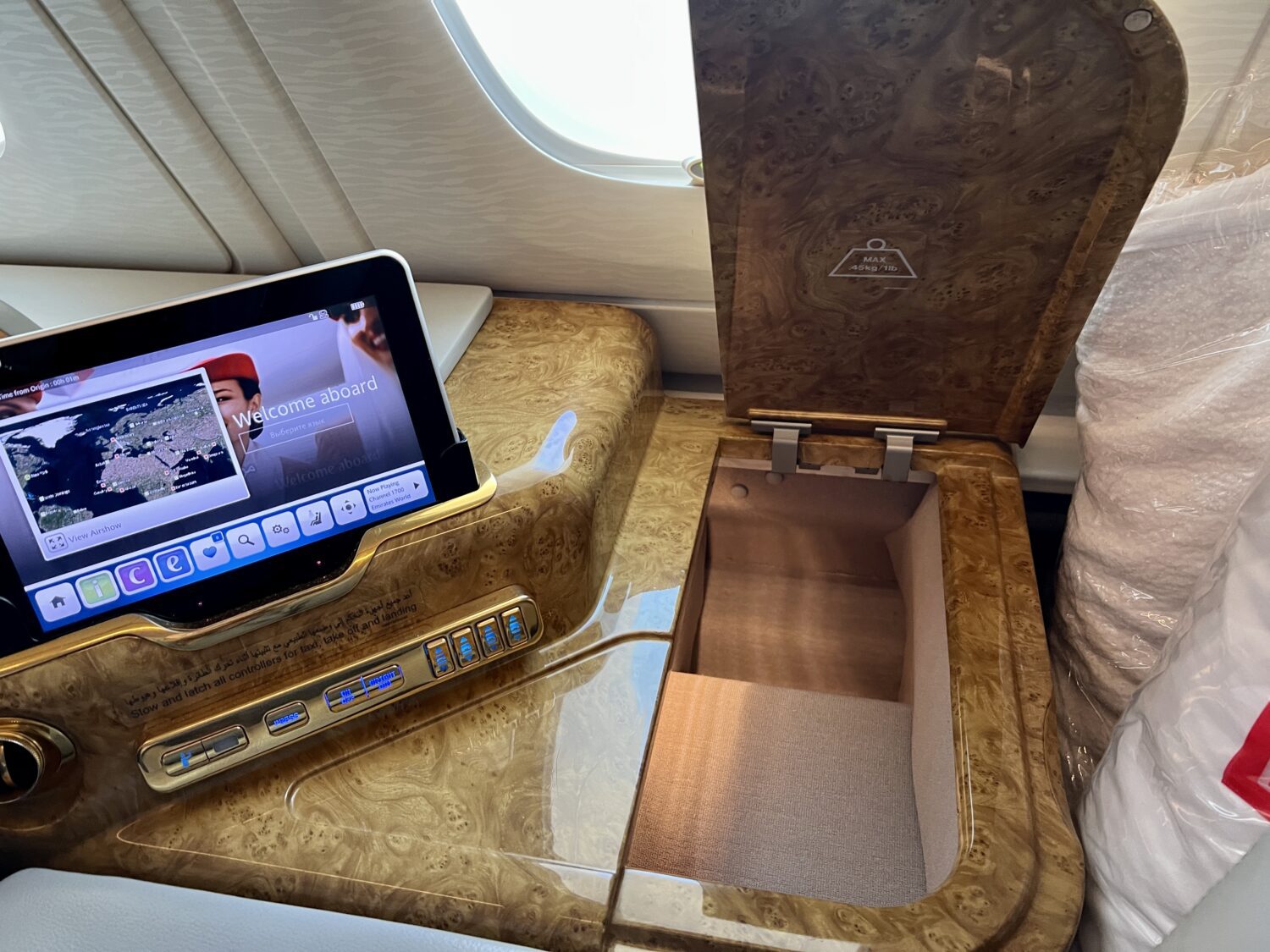 emirates first class storage compartment