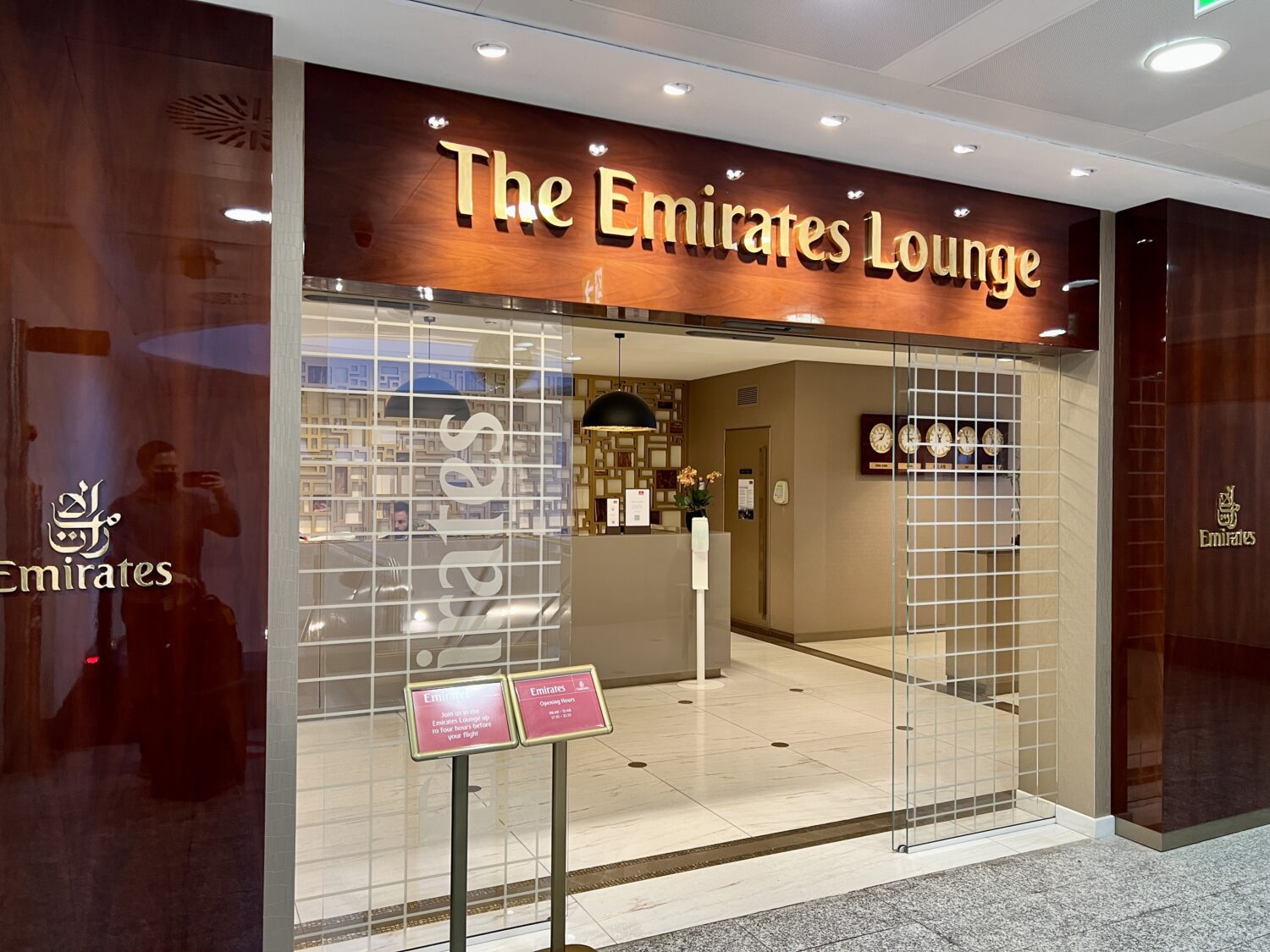 emirates lounge in milan